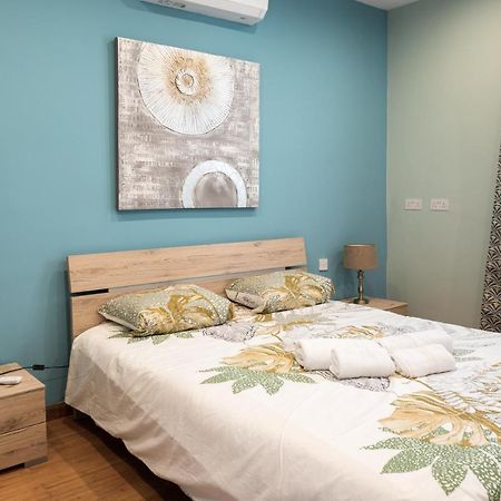 Entire Luxury Sliema Townhouse Steps From Beach 外观 照片