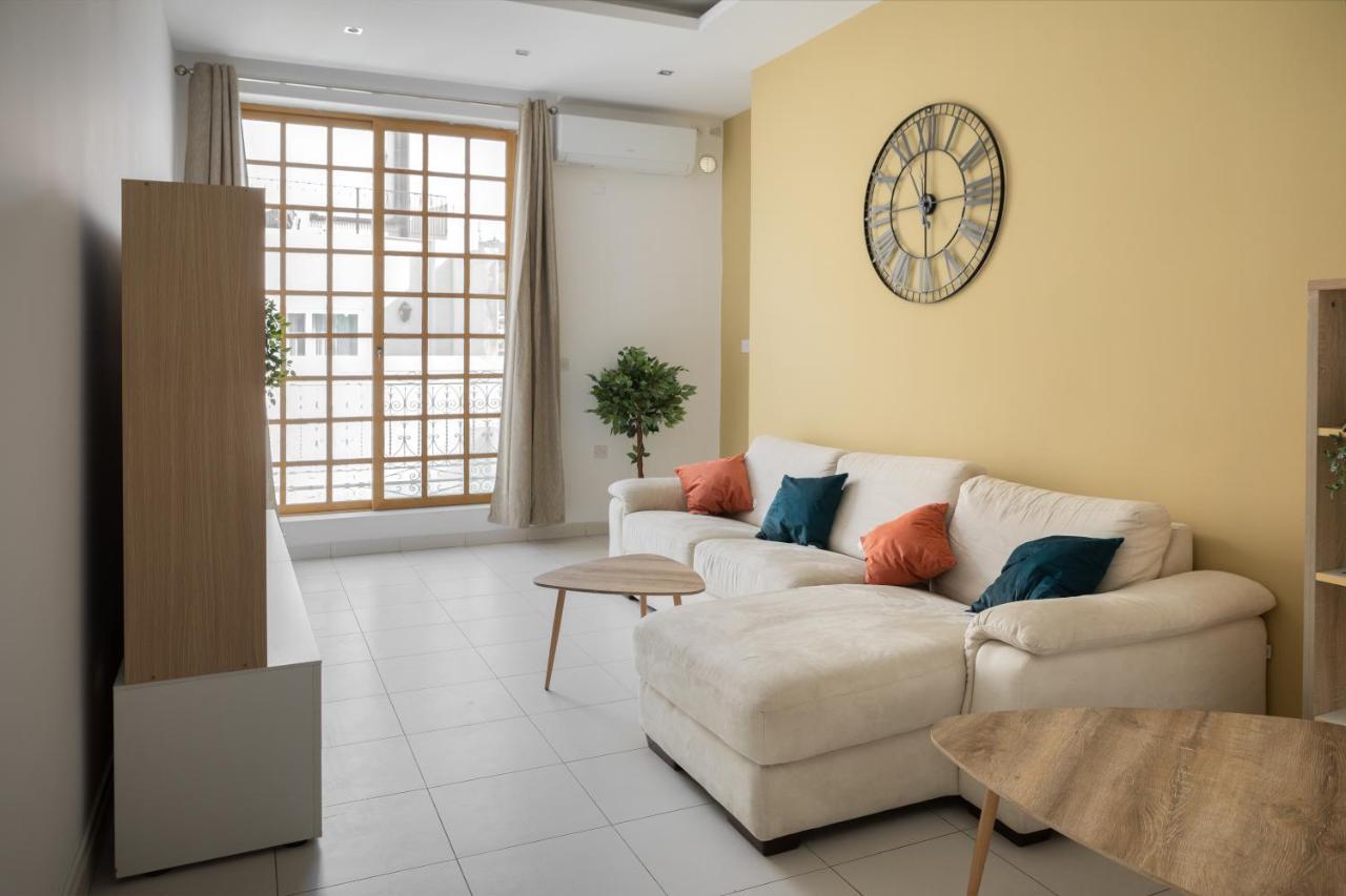 Entire Luxury Sliema Townhouse Steps From Beach 外观 照片