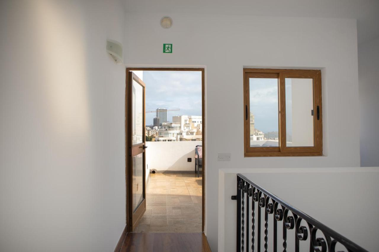 Entire Luxury Sliema Townhouse Steps From Beach 外观 照片