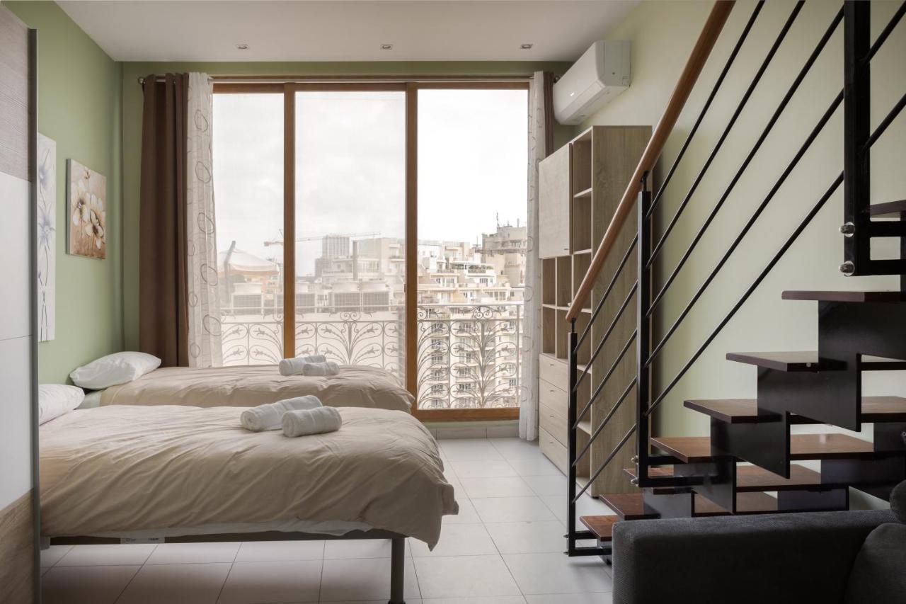 Entire Luxury Sliema Townhouse Steps From Beach 外观 照片