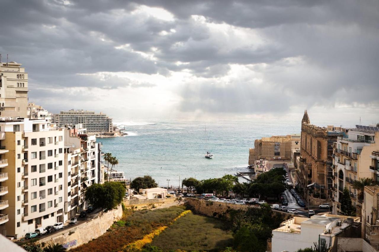 Entire Luxury Sliema Townhouse Steps From Beach 外观 照片